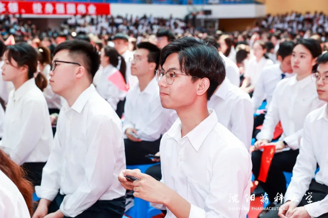 在南校区文体馆成功举行