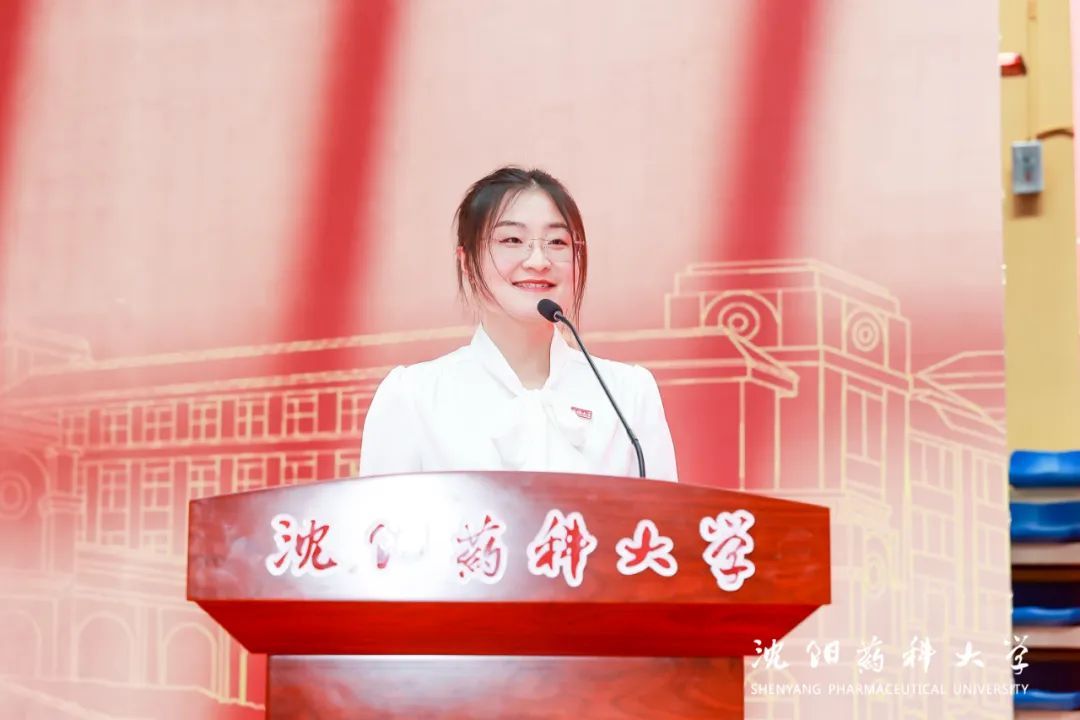 校滚球APP注册赠送副书记关雪峰